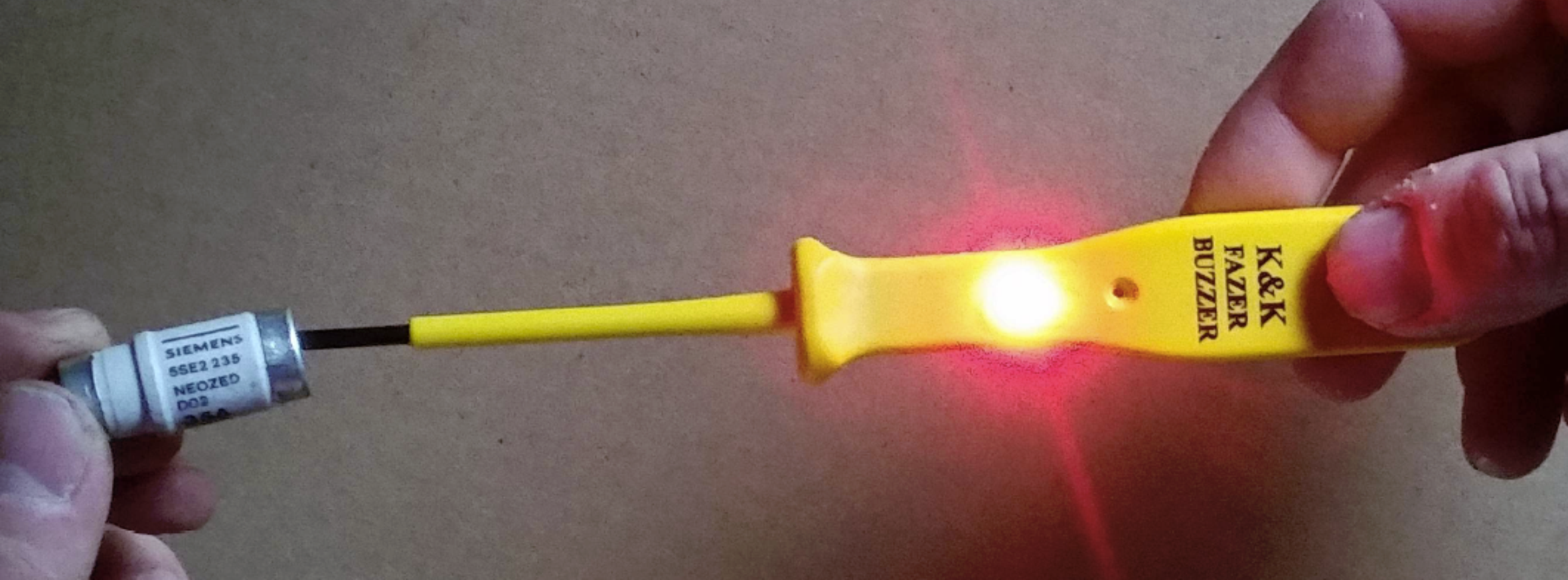 Fazer próbnik tester napięcia 3-500V Sygnalizacja optyczna i dźwiękowa